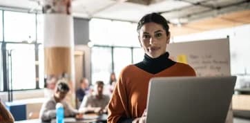 Universidade corporativa: como implementar com treinamentos e trilhas eficazes